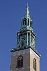 Fototapeta na wymiar Wieża Kościoła Mariackiego w Berlinie