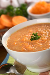 Carrot cream soup made of grated carrots