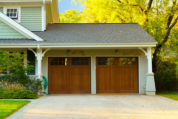 Obraz premium Two car wooden garage