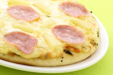 delicious hawaiian pizza