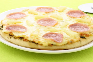 delicious hawaiian pizza