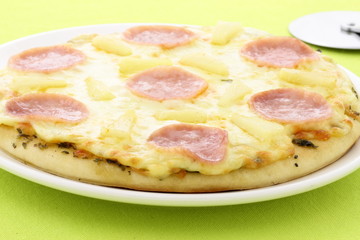 delicious hawaiian pizza