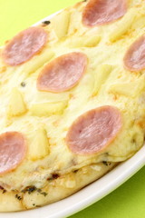 delicious hawaiian pizza