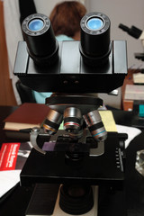 Microscope