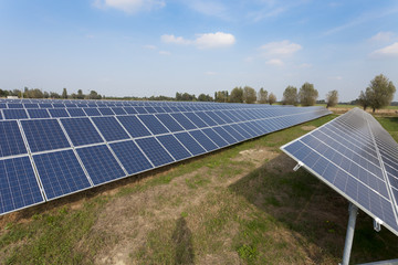 Centrale elettrica ad energia rinnovabile © DPM75