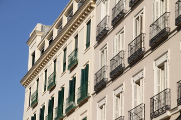 Edificio de viviendas en el centro de Madrid, España