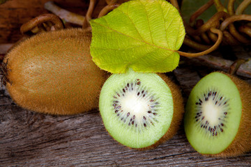 composizione con kiwi