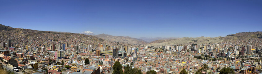 Fototapeta na wymiar Miasta La Paz w Boliwii od Killi Killi Widzenia