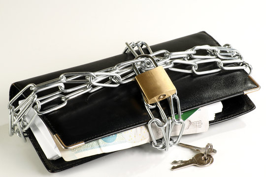 Wallet In Chains