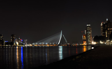 Fototapeta na wymiar Rotterdam night view to Maas river and Erasmus bridge