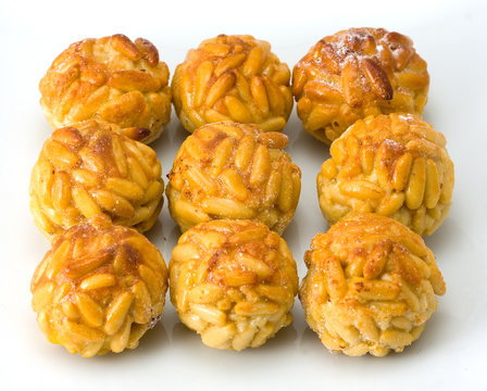 Pine nut panellets