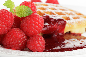 Waffeln mit Himbeeren