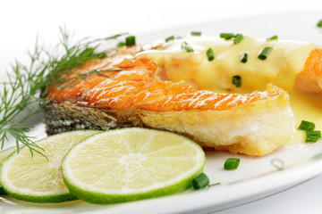 Lachsteak mit Sauce Hollandaise