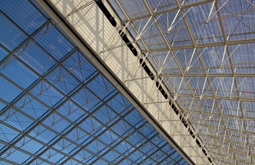 bâtiment contemporain en verre