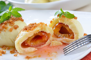Leckere Zwetschgenknödel