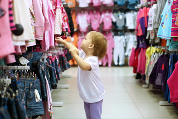 Fototapeta na wymiar Young woman doing shopping