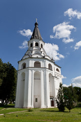 Fototapeta na wymiar Wielkie klasztory Rosji. Aleksandrow
