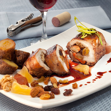Pollo relleno con frutos secos
