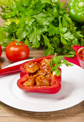 Gefüllte Paprika (mit Fleisch)