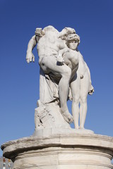 Fototapeta na wymiar Statue du Jardin des Tuileries à Paris