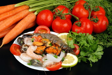 CONDIMENTO DI PESCE  CON POMODORO E CAROTE