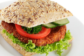 Brötchen mit Cornflakes Schnitzel