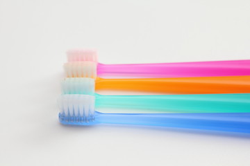 並んだ歯ブラシ