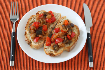 Toasts with vegetables