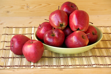 juicy red apples