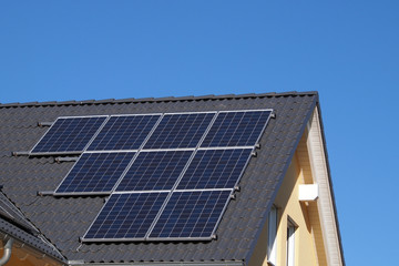 Obraz premium Solarzellen auf Dach