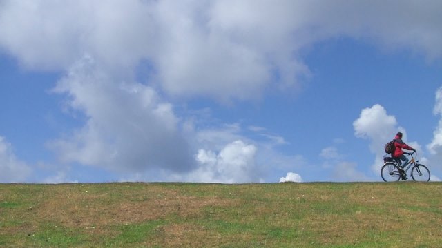 Radfahren auf Deich