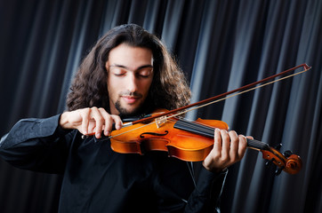 Violin player playing the intstrument