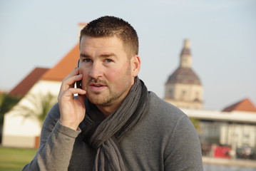 Handy am Ohr