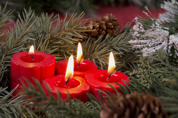 red advent candles