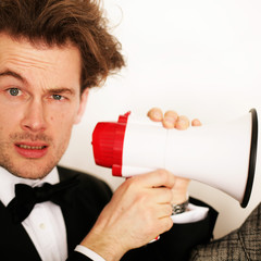 mann mit megaphone