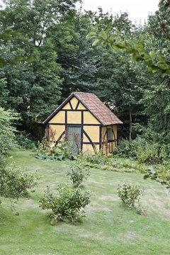 Yellow Cottage - 1662