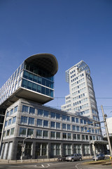 Fototapeta na wymiar moderner Bürokomplex