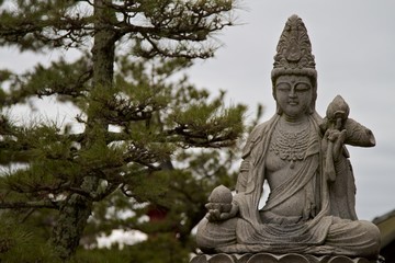 Obraz premium Buddha of Mercy statue in Miyajima