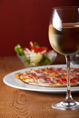 Federweißer mit Zwiebelkuchen