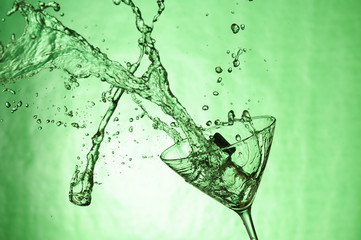 Splashing cocktail