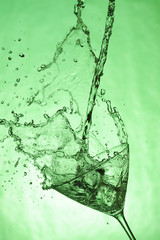 Splashing cocktail