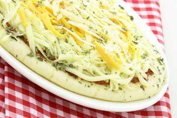 raw italian cheese pizza