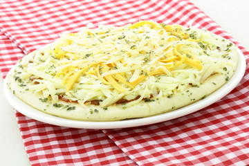 raw italian cheese pizza