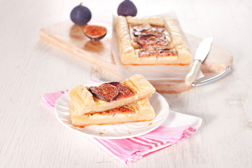 Gourmet tart with figs