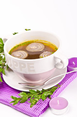 Rinderbrühe mit Zwieback und Zwiebel