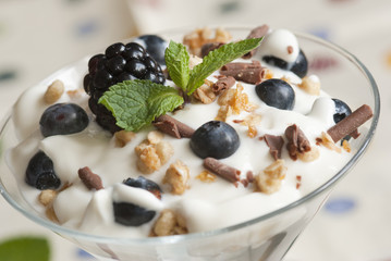 Yogurt with berries and granola