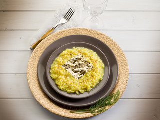 saffron risotto with gold leaf (original Gualtiero Marchesi's re
