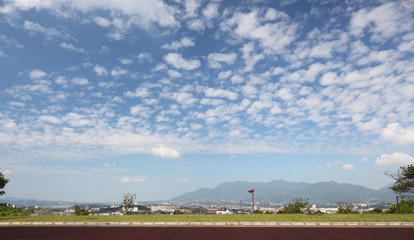 Fototapeta premium 公園から見た秋空