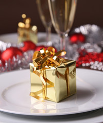presents and champagne glasses