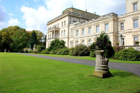 Villa H&uuml;gel